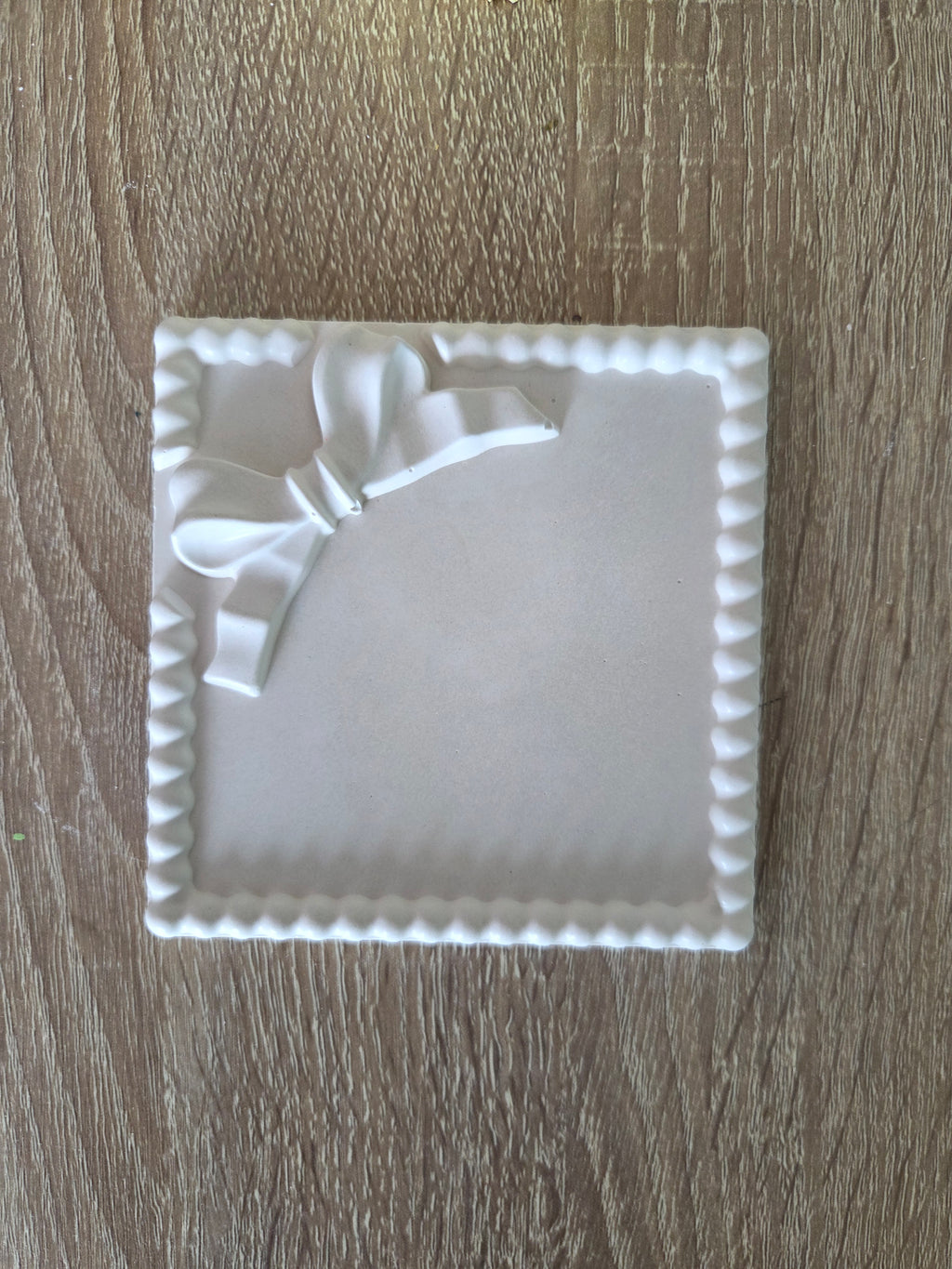 Plateau décoratif avec son noeud-Blanc