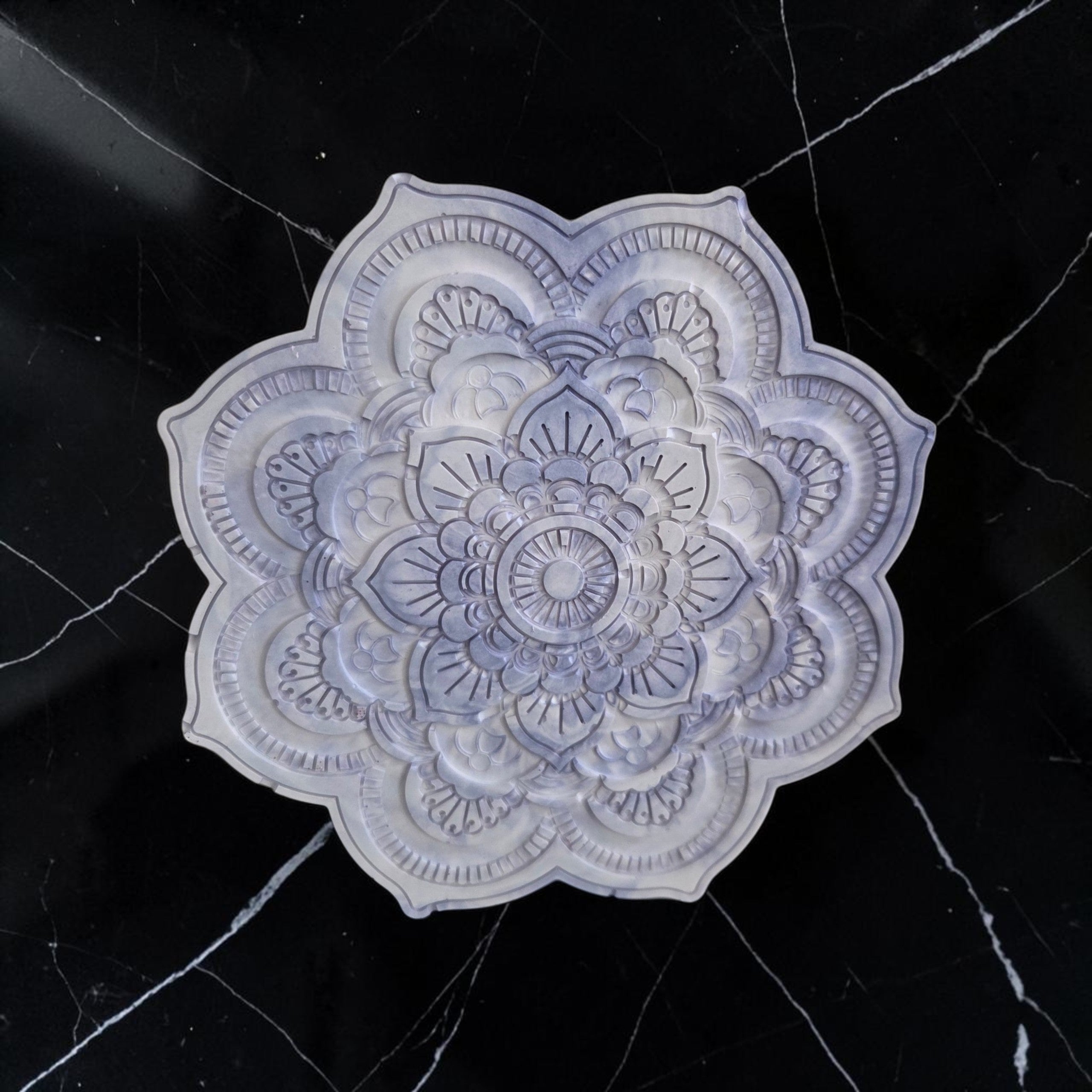 Plateau mandala décoratif