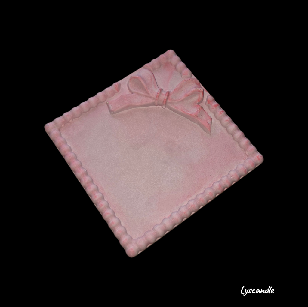 Plaque décorative rose poudré avec nœud en relief